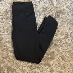 Victoria secret knockout leggings dark grey.